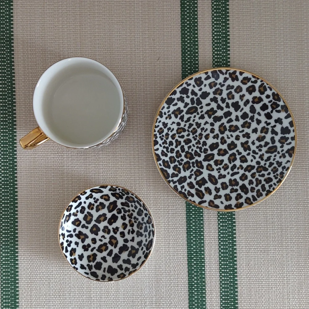 Leopard Tea Set With Gold Rim - Picture 6 of 7